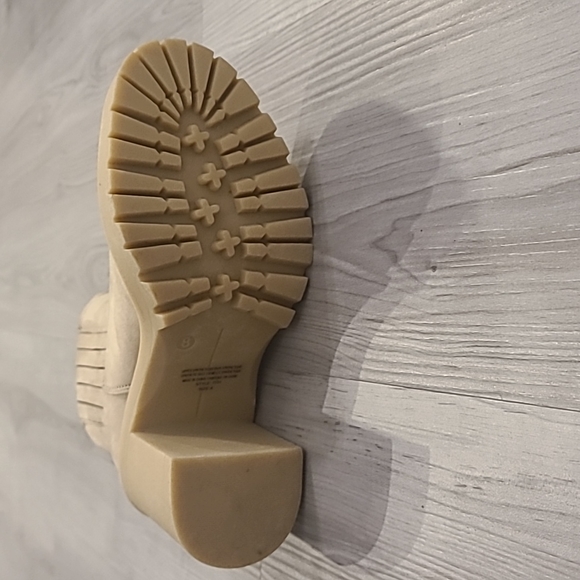 SPRING Square Heel Suede Boots - Picture 3 of 3